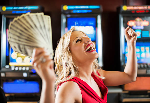 Slots game interface on one-hundred-eighty-six showing payout table